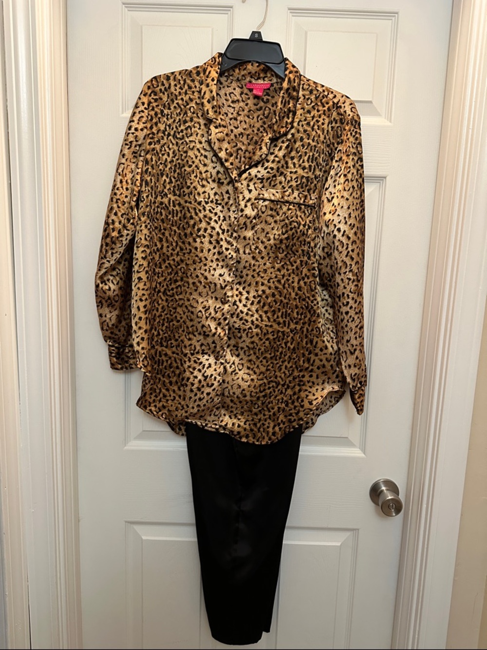 Two piece pajama set leopard Gold and Black
